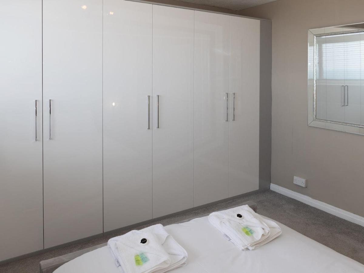 Pass The Keys Amazing 4 Bedroom Property- Hot Tub & Sea Views Scarborough Exterior photo